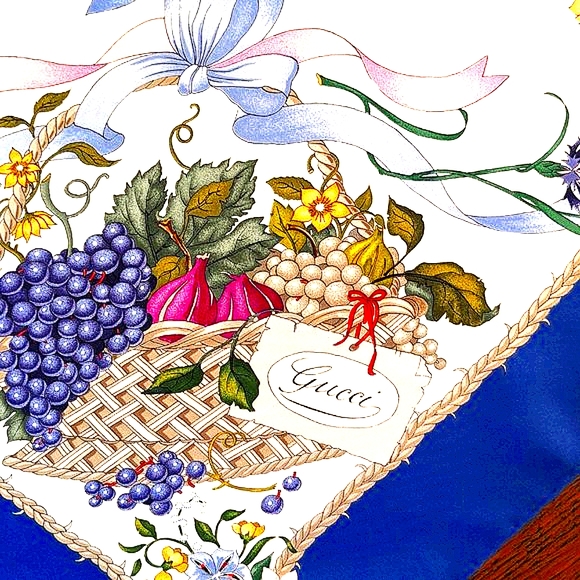 💎✨Authentic✨💎Gucci c.1970's multicolored floral butterfly fruit silk scarf - Picture 3 of 5